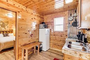Dock Access: 'glowacki's Lodge' Lake Group Getaway