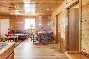 Dock Access: 'glowacki's Lodge' Lake Group Getaway