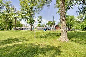 Dock Access: 'glowacki's Lodge' Lake Group Getaway