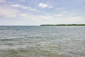 Dock Access: 'glowacki's Lodge' Lake Group Getaway
