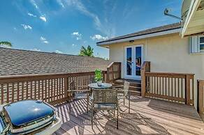 Beautifully Renovated 5 Bedroom with Guest House 5 Home by RedAwning