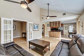 Beautifully Renovated 5 Bedroom with Guest House 5 Home by RedAwning