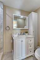 Beautifully Renovated 5 Bedroom with Guest House 5 Home by RedAwning