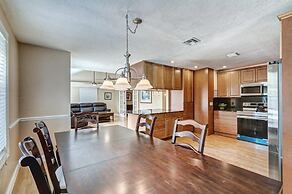 Beautifully Renovated 5 Bedroom with Guest House 5 Home by RedAwning