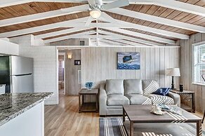 Beautifully Renovated 5 Bedroom with Guest House 5 Home by RedAwning