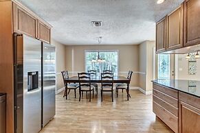 Beautifully Renovated 5 Bedroom with Guest House 5 Home by RedAwning