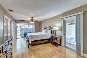 Beautifully Renovated 5 Bedroom with Guest House 5 Home by RedAwning