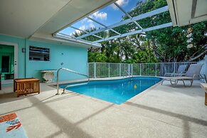 Beautifully Renovated 5 bedroom Vero Beach 5 Home by RedAwning