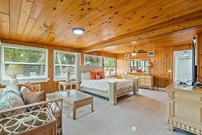 Beautifully Renovated 5 bedroom Vero Beach 5 Home by RedAwning