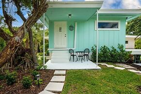 Beautifully Renovated 5 bedroom Vero Beach 5 Home by RedAwning