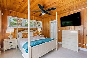 Beautifully Renovated 5 bedroom Vero Beach 5 Home by RedAwning