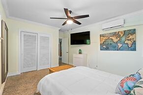 Beautifully Renovated 5 bedroom Vero Beach 5 Home by RedAwning
