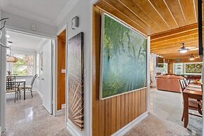 Beautifully Renovated 5 bedroom Vero Beach 5 Home by RedAwning