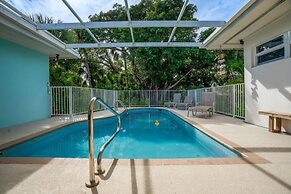 Beautifully Renovated 5 bedroom Vero Beach 5 Home by RedAwning