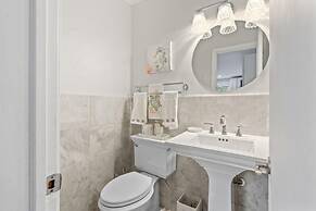 Beautifully Renovated 5 bedroom Vero Beach 5 Home by RedAwning