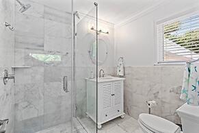 Beautifully Renovated 5 bedroom Vero Beach 5 Home by RedAwning