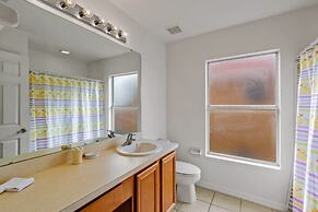 Family Ready In Gated Community Near Attractions 5 Bedroom Villa by Re