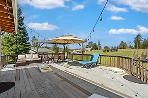 Kathy's Korner - Pet Friendy With Large Deck! 3 Bedroom Home