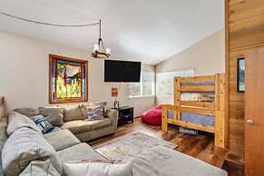 Kathy's Korner - Pet Friendy With Large Deck! 3 Bedroom Home