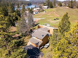 Kathy's Korner - Pet Friendy With Large Deck! 3 Bedroom Home