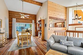 Kathy's Korner - Pet Friendy With Large Deck! 3 Bedroom Home