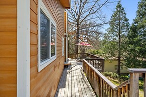 Kathy's Korner - Pet Friendy With Large Deck! 3 Bedroom Home