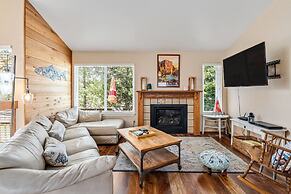 Kathy's Korner - Pet Friendy With Large Deck! 3 Bedroom Home