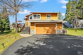 Kathy's Korner - Pet Friendy With Large Deck! 3 Bedroom Home