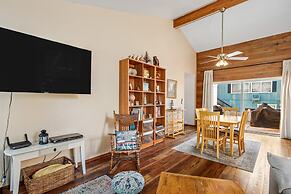 Kathy's Korner - Pet Friendy With Large Deck! 3 Bedroom Home