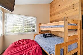 Kathy's Korner - Pet Friendy With Large Deck! 3 Bedroom Home