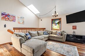 Kathy's Korner - Pet Friendy With Large Deck! 3 Bedroom Home