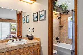 Kathy's Korner - Pet Friendy With Large Deck! 3 Bedroom Home