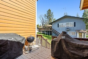 Kathy's Korner - Pet Friendy With Large Deck! 3 Bedroom Home
