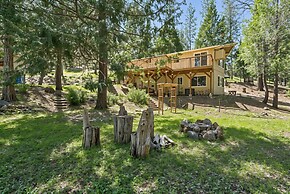 The Cozy Cabin - 2-level Home With Spacious Yard 4 Bedroom Home