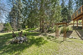 The Cozy Cabin - 2-level Home With Spacious Yard 4 Bedroom Home