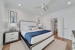 Beautiful 4 Bed, 4 Bath Home, Next to Pool & Beach