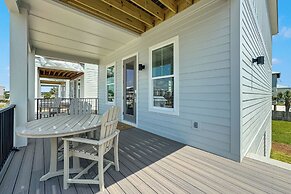 Beautiful 4 Bed, 4 Bath Home, Next to Pool & Beach