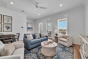 Beautiful 4 Bed, 4 Bath Home, Next to Pool & Beach