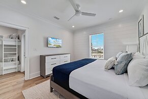 Beautiful 4 Bed, 4 Bath Home, Next to Pool & Beach