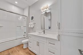 Beautiful 4 Bed, 4 Bath Home, Next to Pool & Beach