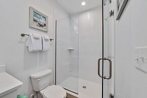 Beautiful 4 Bed, 4 Bath Home, Next to Pool & Beach