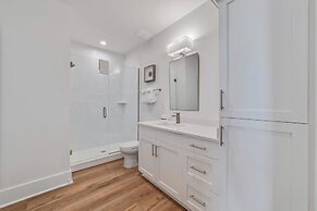 Beautiful 4 Bed, 4 Bath Home, Next to Pool & Beach