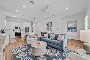 Beautiful 4 Bed, 4 Bath Home, Next to Pool & Beach