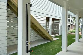 Beautiful 4 Bed, 4 Bath Home, Next to Pool & Beach