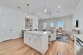 Beautiful 4 Bed, 4 Bath Home, Next to Pool & Beach