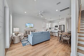 Beautiful 4 Bed, 4 Bath Home, Next to Pool & Beach