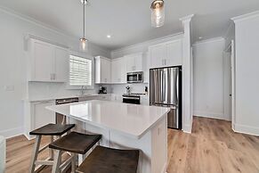 Beautiful 4 Bed, 4 Bath Home, Next to Pool & Beach