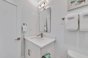 Beautiful 4 Bed, 4 Bath Home, Next to Pool & Beach