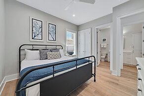 Beautiful 4 Bed, 4 Bath Home, Next to Pool & Beach