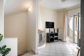 Villa Nina with Private Plunge Pool by Konnect, 5 km to Corfu Town